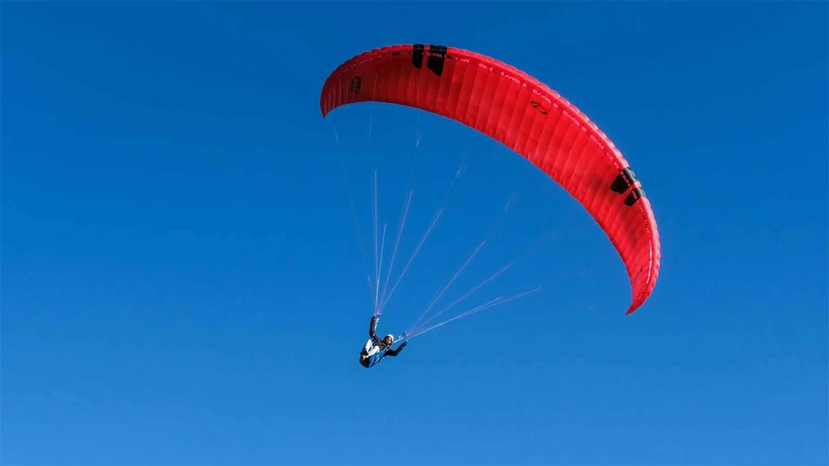 ozone-geo-7-red-glider-from-below ozone-geo-7-red-glider-from-below