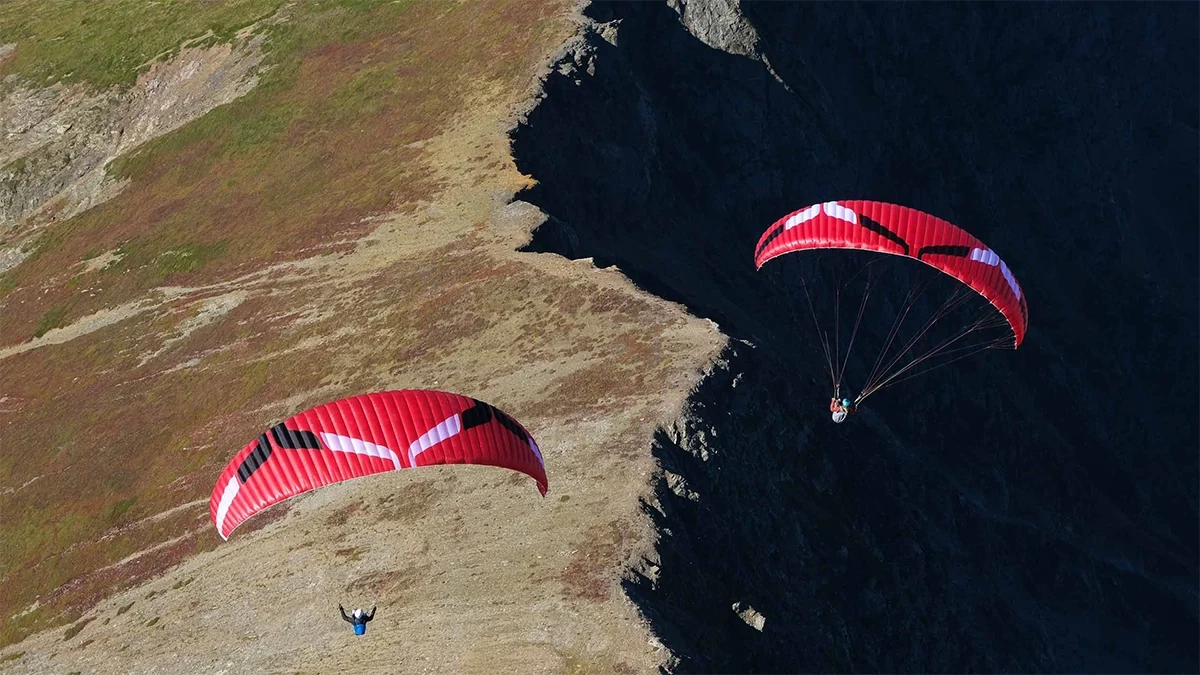 ozone-geo-7-red-gliders-mountain-3 ozone-geo-7-red-gliders-mountain-3