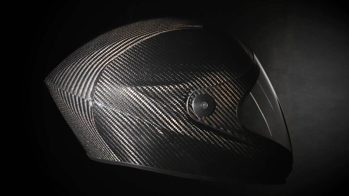 icaro-nerohero-20-sideback-profile-black-background icaro-nerohero-20-sideback-profile-black-background