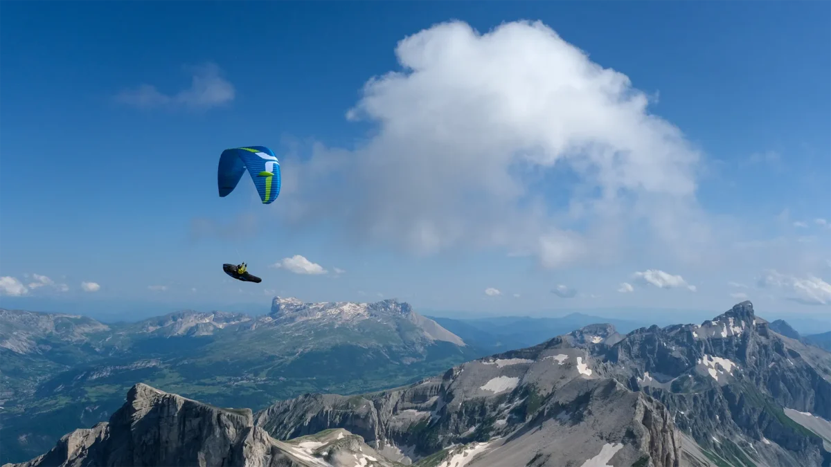 ozone-lyght-iwh-from-side-crossing-mountains ozone-lyght-iwh-from-side-crossing-mountains