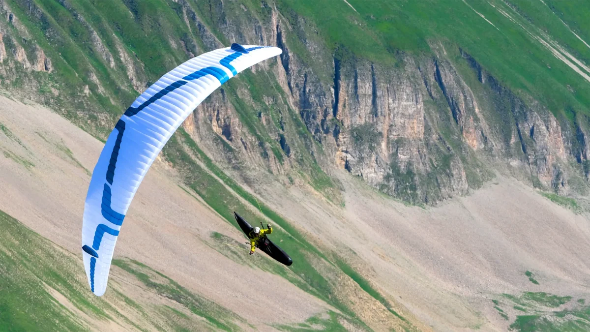 ozone-lyght-wih-i-turning-from-side-against-hillside ozone-lyght-wih-i-turning-from-side-against-hillside