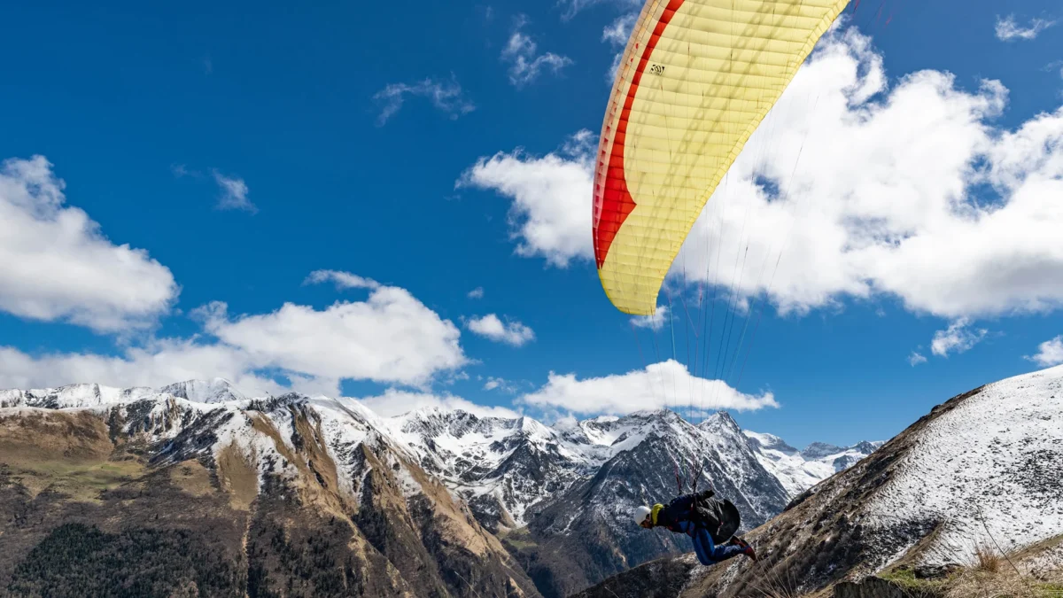 Calypso-2-lemon-taking-off Calypso-2-lemon-taking-off