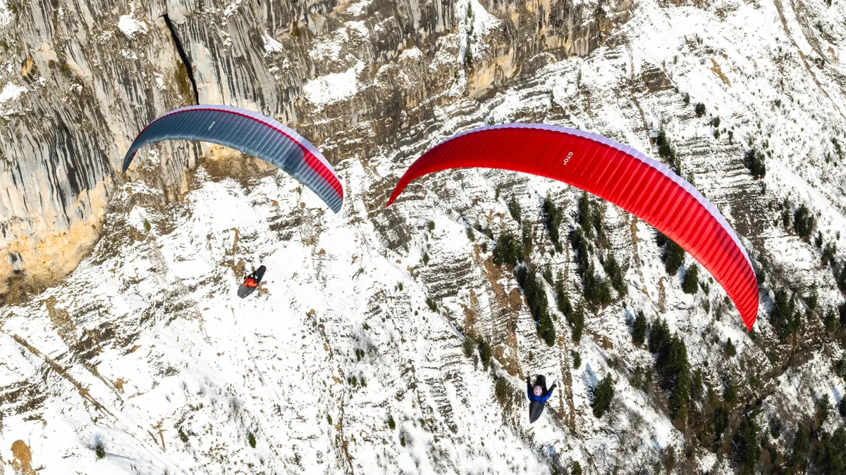 gin-gto3-red-and-grey-from-above-over-snow gin-gto3-red-and-grey-from-above-over-snow