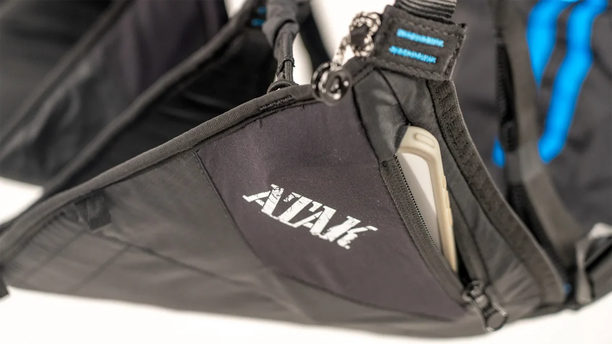 ozone-atak-2-gadget-pocket-details ozone-atak-2-gadget-pocket-details