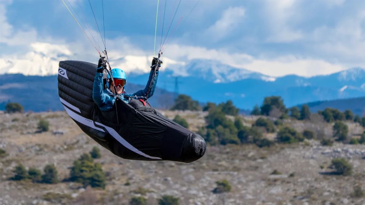 ozone-frace2-in-air-from-side-right-front ozone-frace2-in-air-from-side-right-front