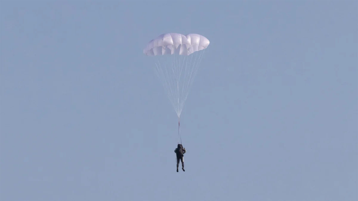 gin-g-lite-2-pilot-decending gin-g-lite-2-pilot-decending