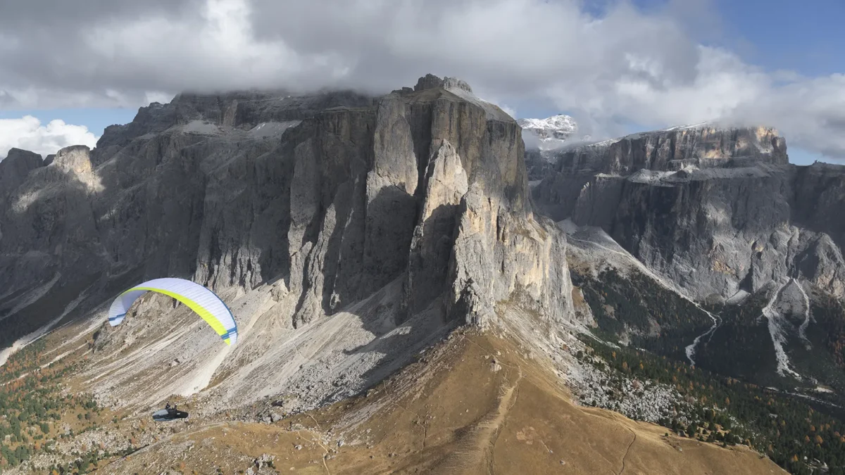 nova-vortex-dolomites-flying-in nova-vortex-dolomites-flying-in