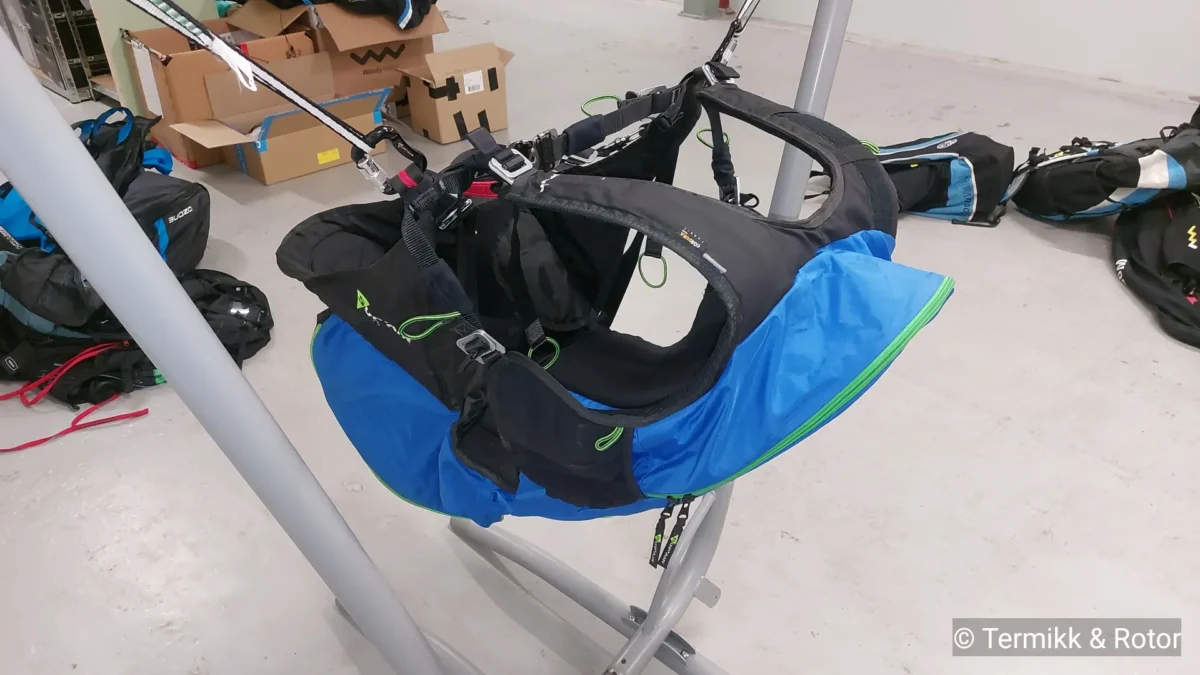 1985235873 (3) 1985235873 (3)