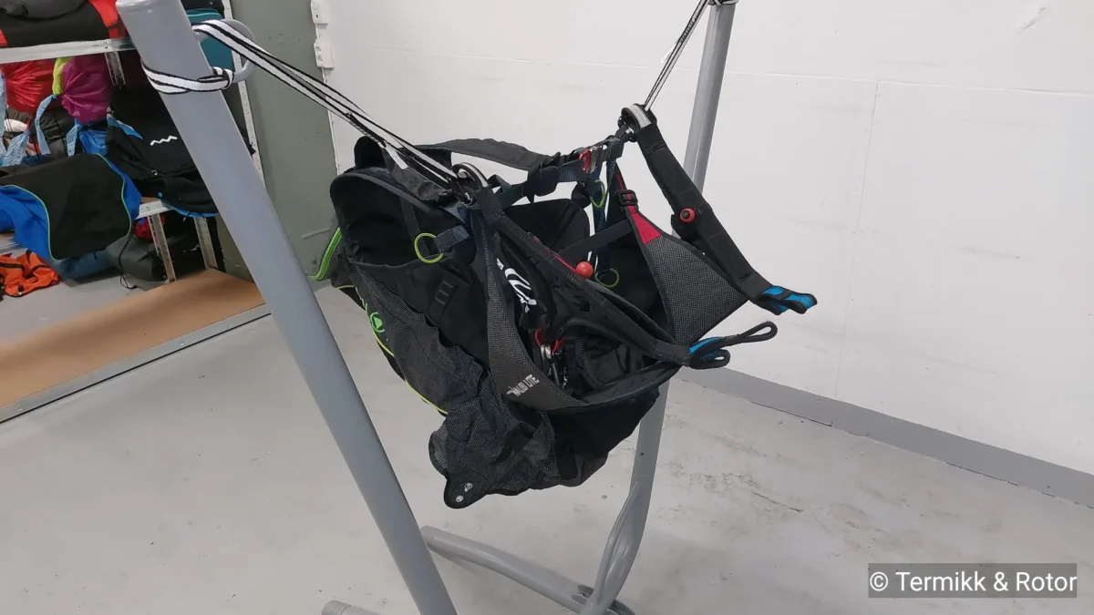 2166.ML.04.04 (2) 2166.ML.04.04 (2)